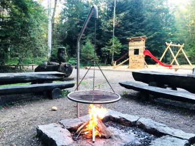 NänikerHard_Grill_Spielplatz.jpg